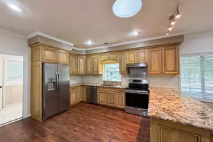 231 22nd St, Sacramento, CA 95816 - Photo 10