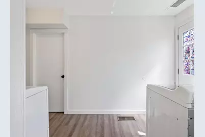 124 W Florinda Street, Hanford, CA 93230 - Photo 26