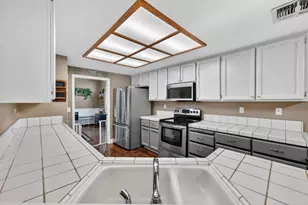 1379 Zephyr Dr, Yuba City, CA 95991 - Photo 12