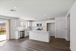 18462 Waterfront Wy, Lathrop, CA 95330 - Photo 16