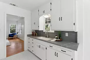 3728 62nd St, Sacramento, CA 95820 - Photo 8