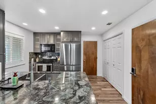 131 Parkshore Cir, Sacramento, CA 95831 - Photo 10
