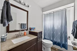 131 Parkshore Cir, Sacramento, CA 95831 - Photo 16