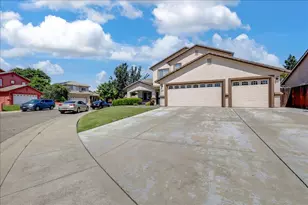 407 White Rock Dr, Yuba City, CA 95991 - Photo 2