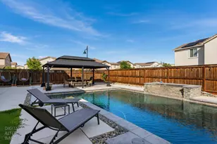 17479 Graceada Ln, Lathrop, CA 95330 - Photo 2
