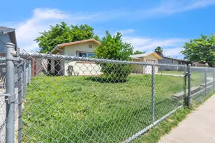 4518 Meadow Way, Olivehurst, CA 95961 - Photo 14