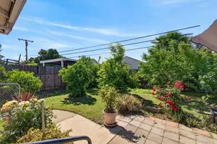 7404 Lindale Dr, Sacramento, CA 95828 - Photo 36