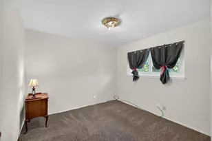 7404 Lindale Dr, Sacramento, CA 95828 - Photo 20