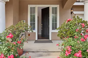 574 Mustang Dr, Oakdale, CA 95361 - Photo 2