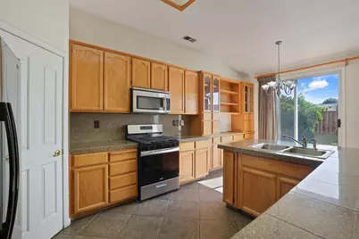 10242 Creek Trail Circle, Stockton, CA 95209 - Photo 14
