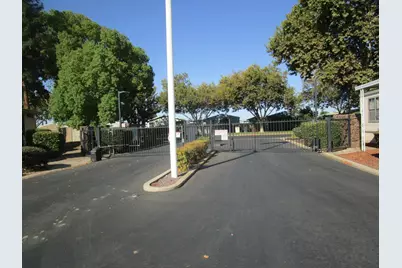 Held Drive #136, Modesto, CA 95355 - Photo 36