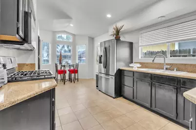 7666 Bluebrook Way, Sacramento, CA 95823 - Photo 24
