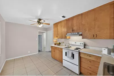4830 Del Norte Boulevard, Sacramento, CA 95820 - Photo 14