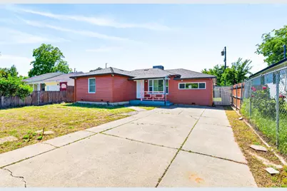 4830 Del Norte Boulevard, Sacramento, CA 95820 - Photo 1