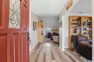 1690 Sequoia Dr, Yuba City, CA 95993 - Photo 2