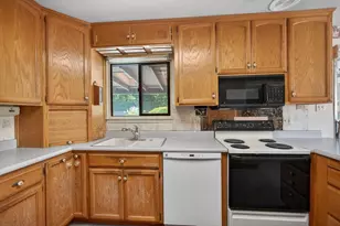 5204 Schuyler Dr, Carmichael, CA 95608 - Photo 12