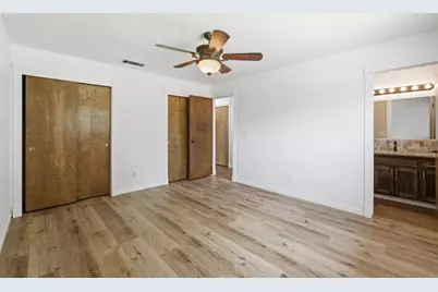 1218 W Evergreen Court, Visalia, CA 93277 - Photo 32
