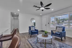 8437 Cherbourg Way, Stockton, CA 95210 - Photo 10