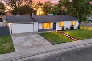 8437 Cherbourg Way, Stockton, CA 95210 - Photo 6