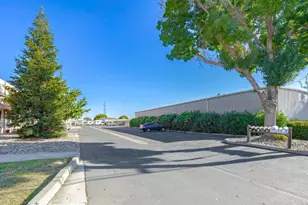 1237 E Beamer St, Woodland, CA 95776 - Photo 2