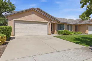 1061 Courtyard Dr, Yuba City, CA 95991 - Photo 2