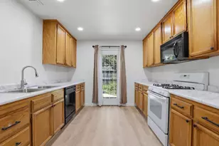 1061 Courtyard Dr, Yuba City, CA 95991 - Photo 12