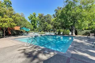 2201 Woodside Ln, Sacramento, CA 95825 - Photo 18
