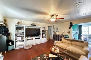 2155 Meadowlark Ln, Sacramento, CA 95821 - Photo 2