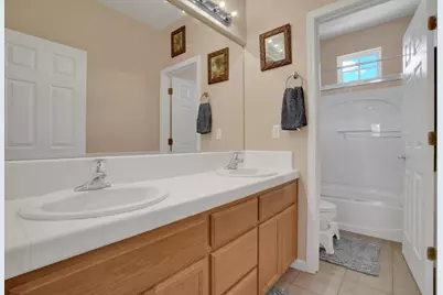 10653 Chatfield Ct, Stockton, CA 95209 - Photo 32