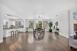 7 Triumph Ct, Sacramento, CA 95831 - Photo 4