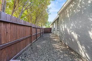 1213 Secret Lake Trail, Plumas Lake, CA 95961 - Photo 32