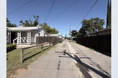 713 W 4th Street, Madera, CA 93637 - Photo 4