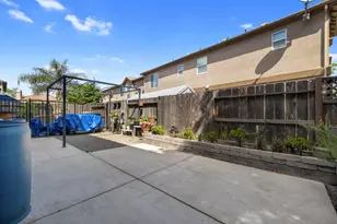 998 E J St, Oakdale, CA 95361 - Photo 34