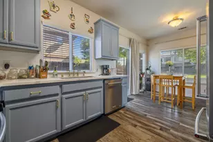 998 E J St, Oakdale, CA 95361 - Photo 12