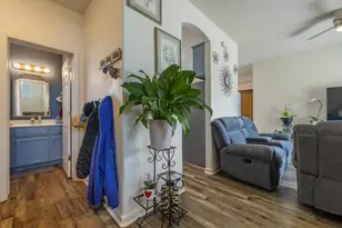 998 E J St, Oakdale, CA 95361 - Photo 14