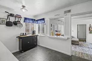 7039 Demaret Dr, Sacramento, CA 95822 - Photo 16