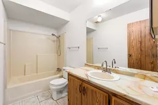 75 Lacam Cir, Sacramento, CA 95820 - Photo 16