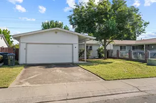 75 Lacam Cir, Sacramento, CA 95820 - Photo 2