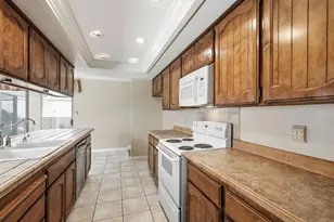 1005 Westmont Ct, Modesto, CA 95356 - Photo 18