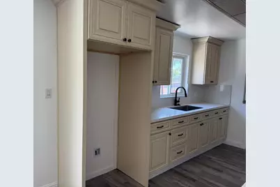 806 E Longview Avenue, Stockton, CA 95207 - Photo 8