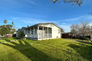 318 Hickory St, Roseville, CA 95678 - Photo 2