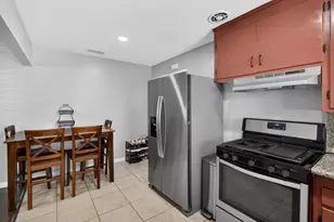 4960 Bradford Dr, Sacramento, CA 95820 - Photo 20