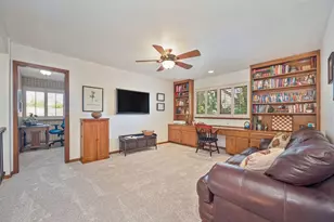 7671 Greenhaven Dr, Sacramento, CA 95831 - Photo 22