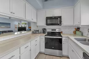 7022 Sprig Dr, Sacramento, CA 95842 - Photo 16