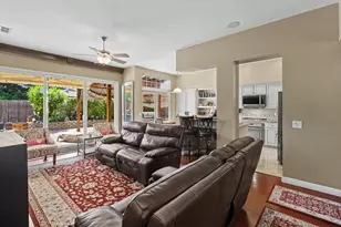 9370 Carrolton Pl, Elk Grove, CA 95624 - Photo 10