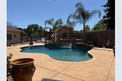 9370 Carrolton Place, Elk Grove, CA 95624 - Photo 2