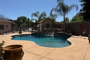 9370 Carrolton Pl, Elk Grove, CA 95624 - Photo 2