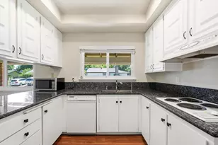 8511 Erinbrook Way, Sacramento, CA 95626 - Photo 8