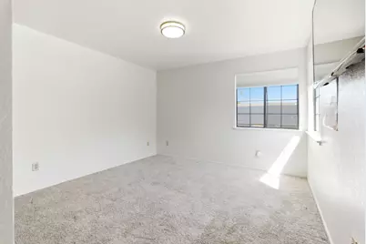 8471 Fontenay Way, Stockton, CA 95210 - Photo 32