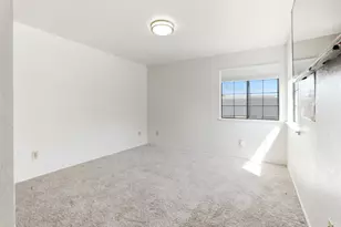 8471 Fontenay Way, Stockton, CA 95210 - Photo 32
